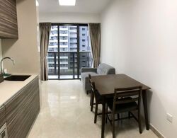 Commonwealth Towers (D3), Condominium #562108061
